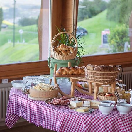 Restaurant Und Kaeserei Berghof Ganterschwil Exteriör bild